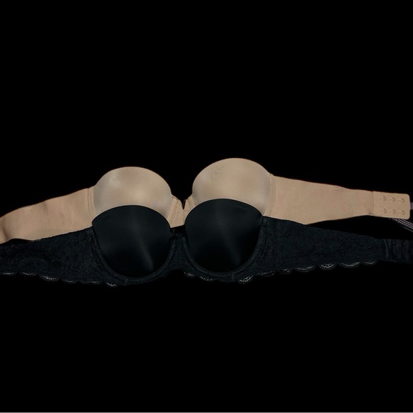 Victoria's Secret Black and Tan Bra Set - Picture 5 of 8